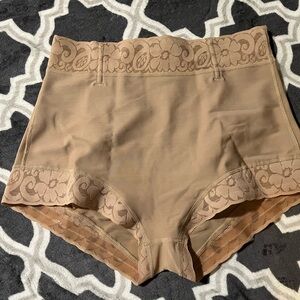 High-Waisted Lace Trim Shapewear Briefs - Tan
